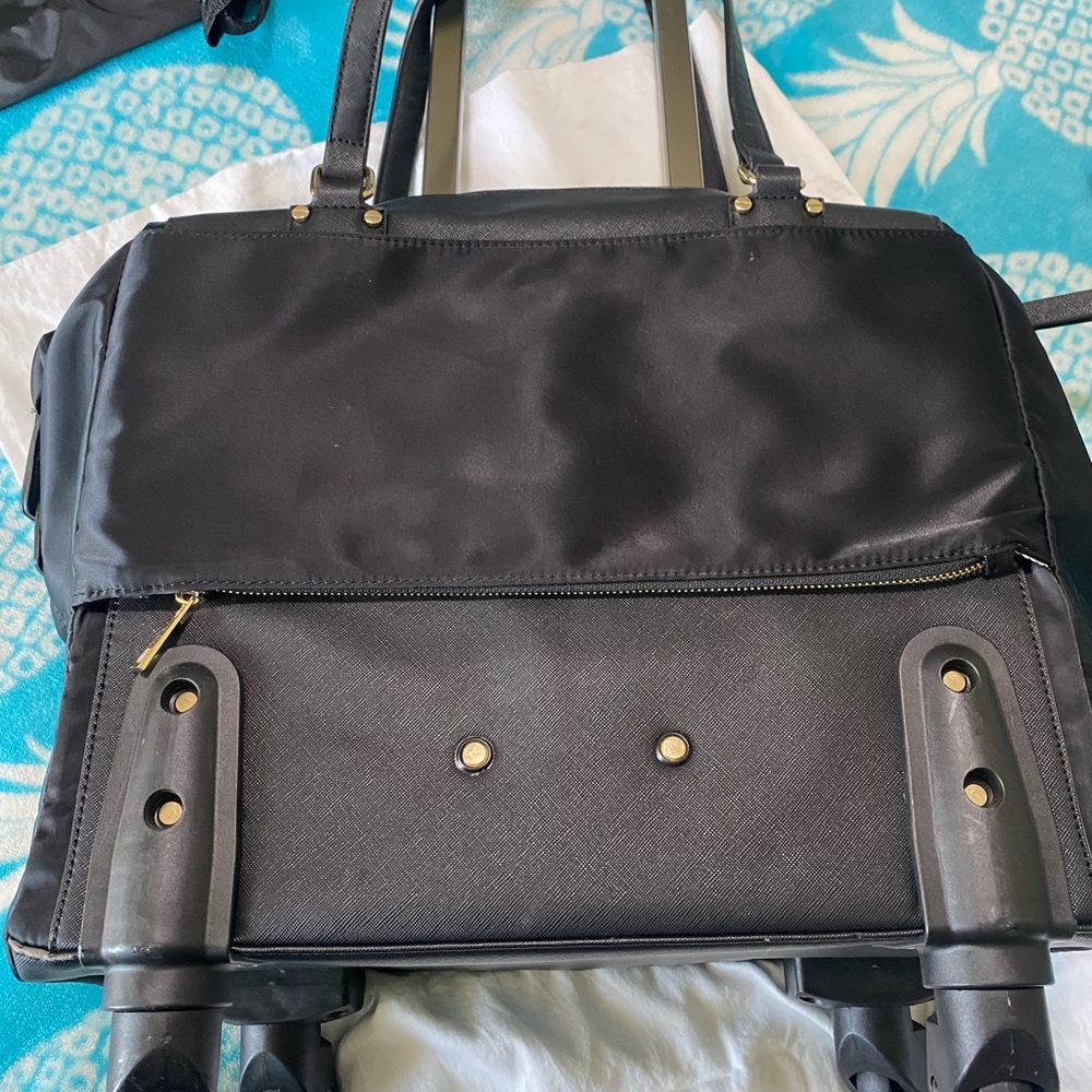 Simply Noelle Carry On Rolling Black and Gold Bag w/LapTop Compartment - Picture 3 of 11